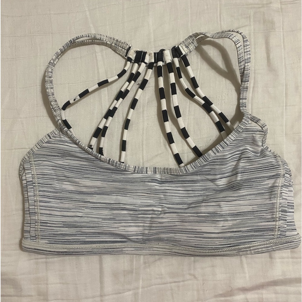 Lululemon sports bra